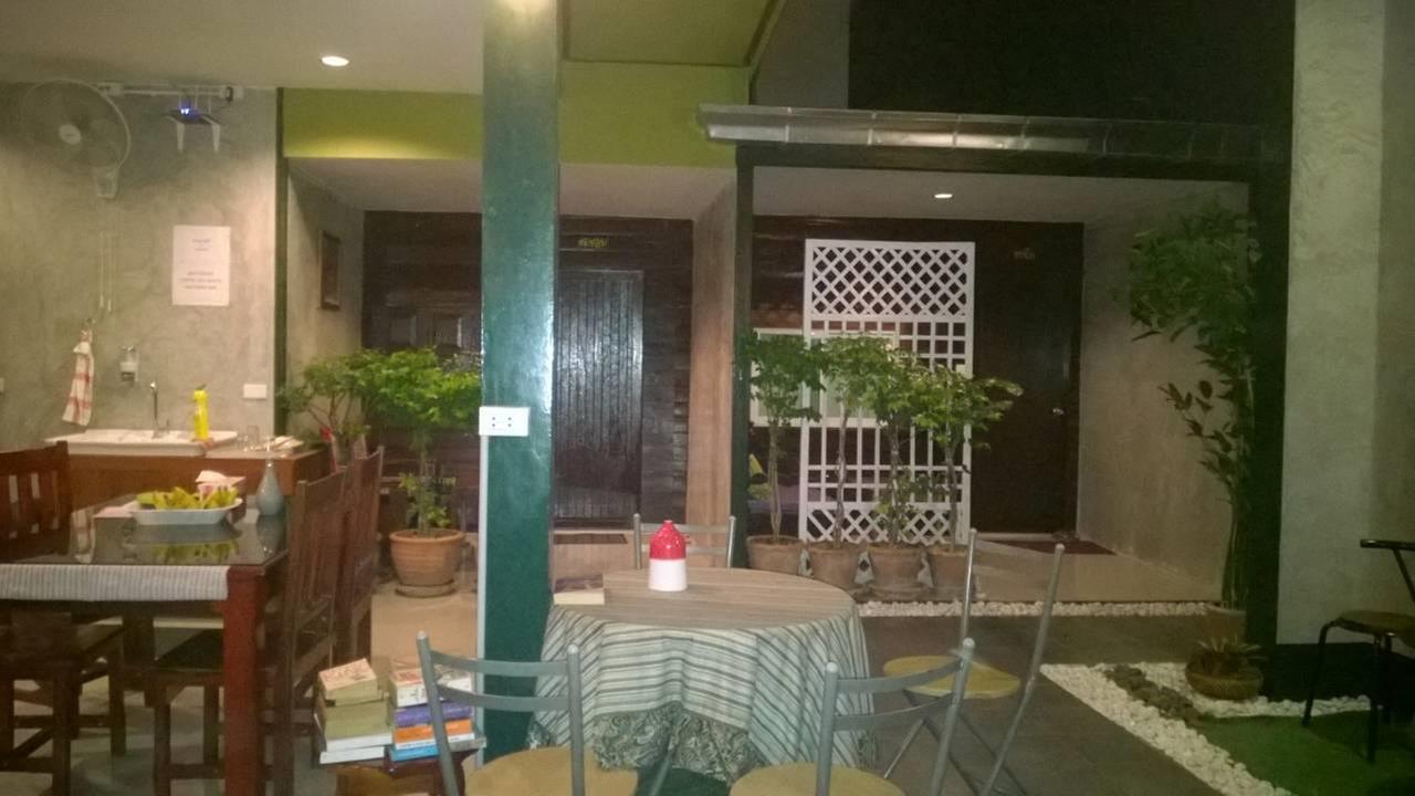 Pk Hostel Ayutthaya Eksteriør billede