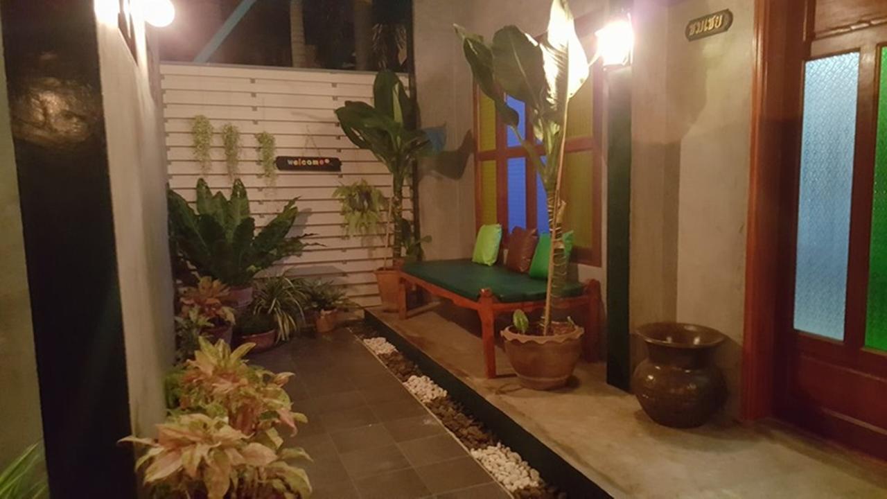 Pk Hostel Ayutthaya Eksteriør billede