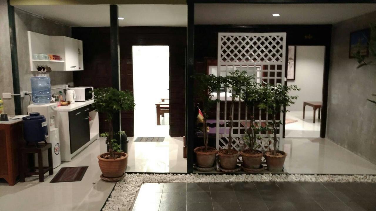 Pk Hostel Ayutthaya Eksteriør billede