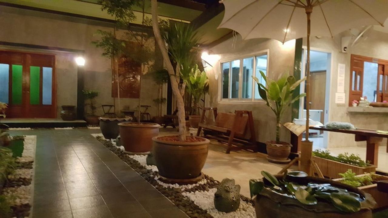 Pk Hostel Ayutthaya Eksteriør billede